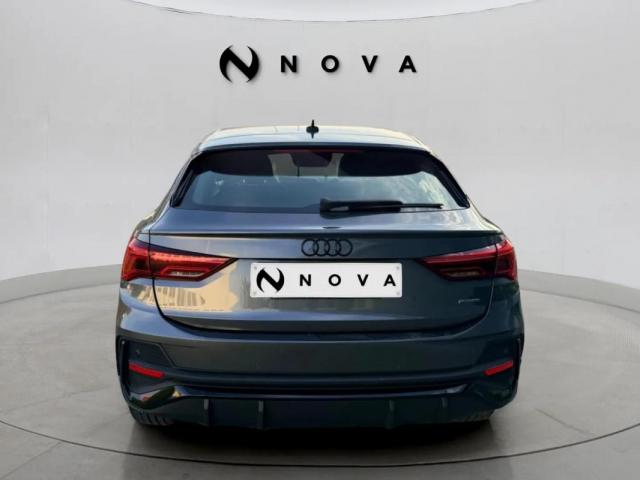 Audi Q3 image 2