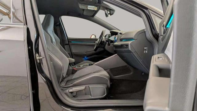 Volkswagen Golf image 9