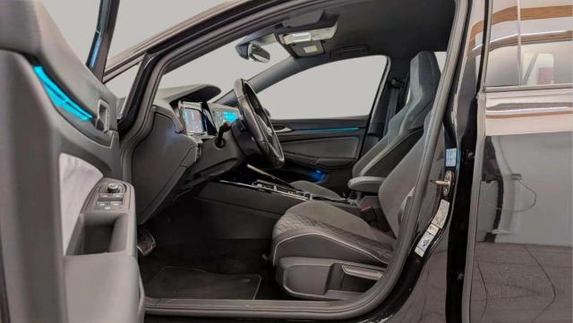 Volkswagen Golf image 8