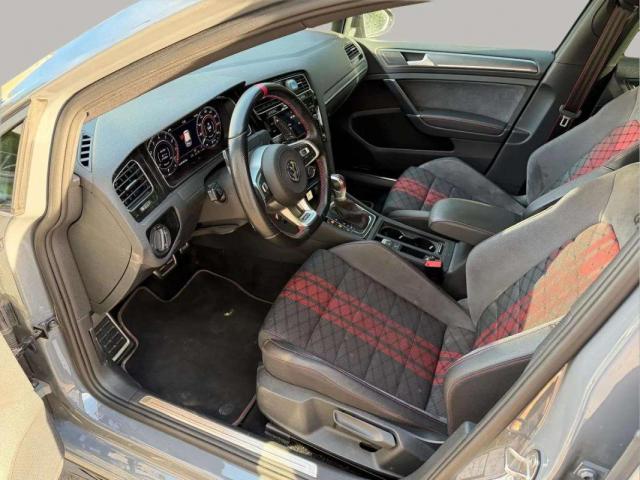 Volkswagen Golf image 6