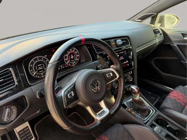 Volkswagen Golf image 2
