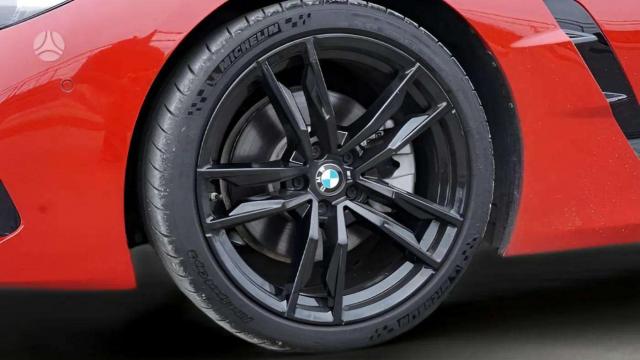 Bmw Z4 image 2