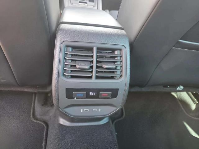 Seat Leon image 8