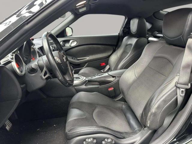 Nissan 370z image 8