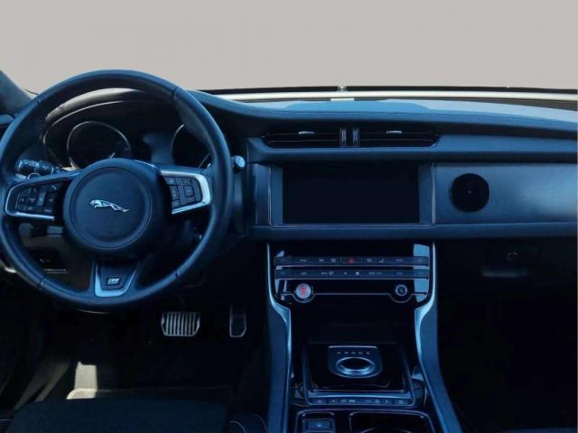 Jaguar Xf image 8