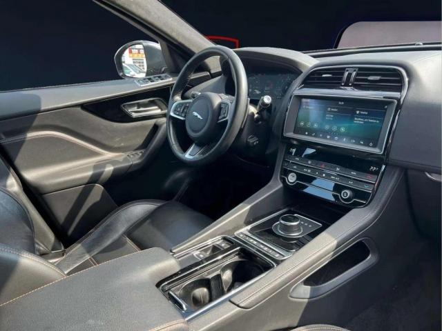 Jaguar F-Pace image 9