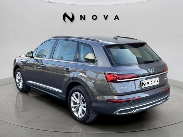 Audi Q7 image 2
