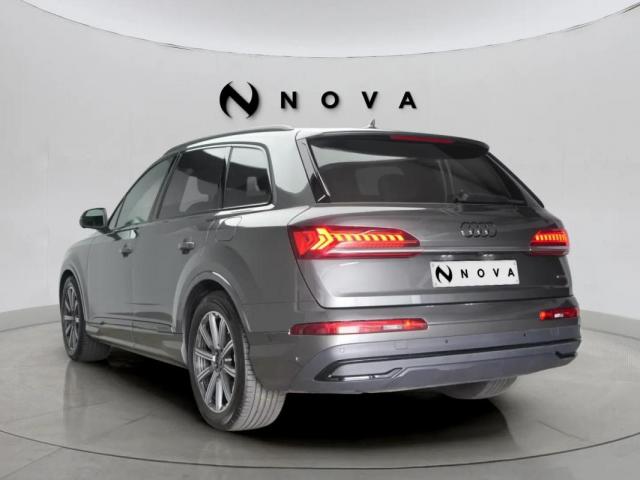 Audi Q7 image 8