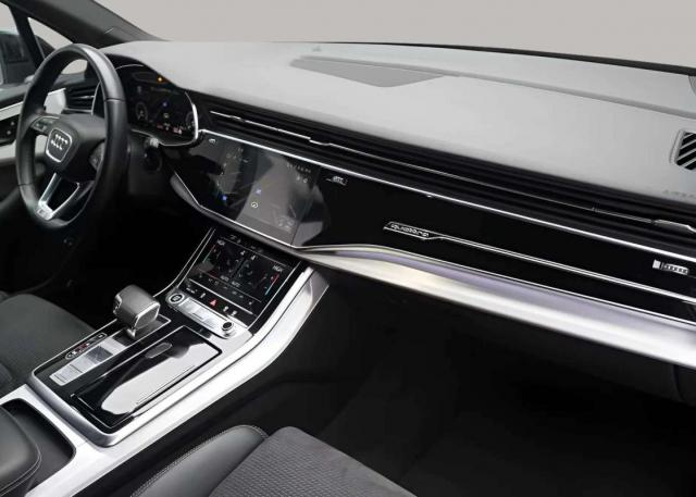 Audi Q7 image 1
