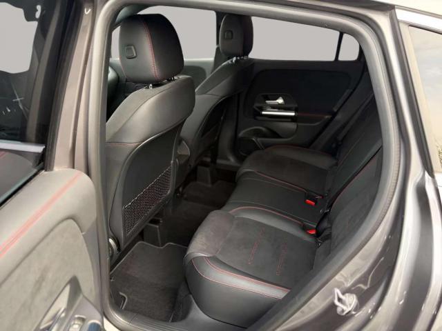 Mercedes Benz Gla image 1