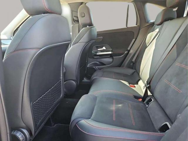 Mercedes Benz Gla image 4