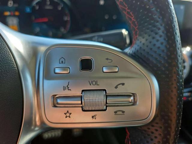 Mercedes Benz Gla image 6