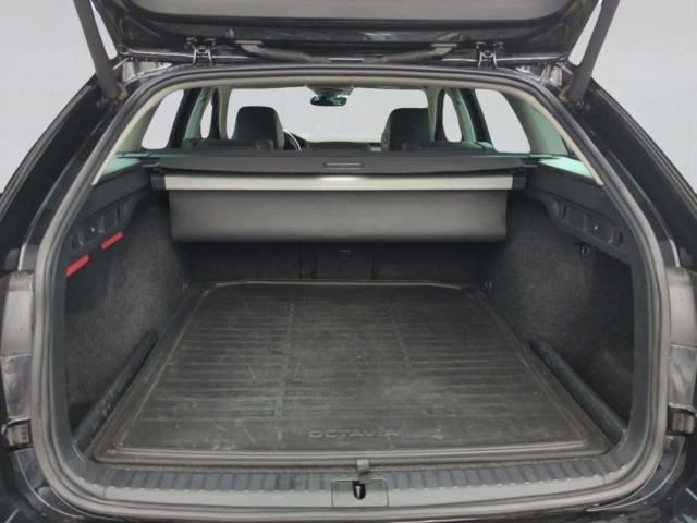 Skoda Octavia image 8