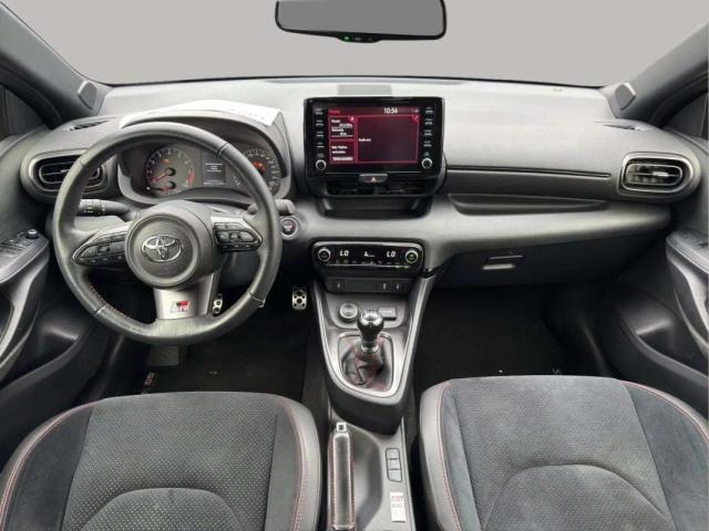 Toyota Yaris image 2