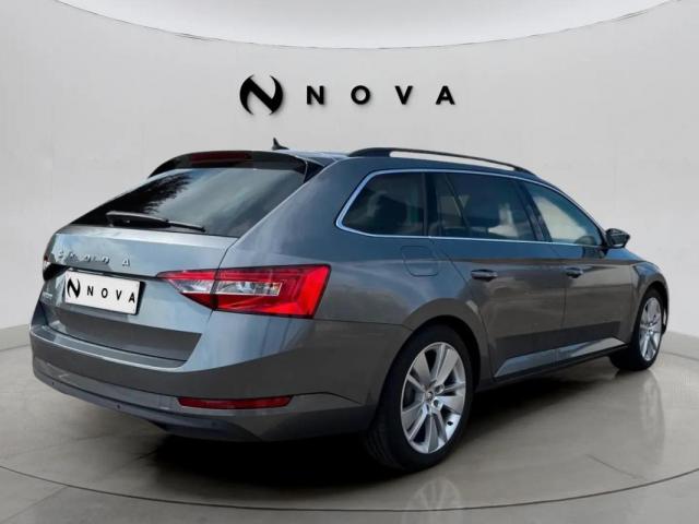 Skoda Superb Combi image 2
