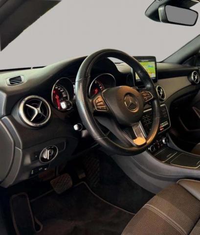 Mercedes Benz Cla image 5