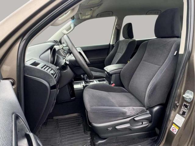 Toyota Land Cruiser image 9