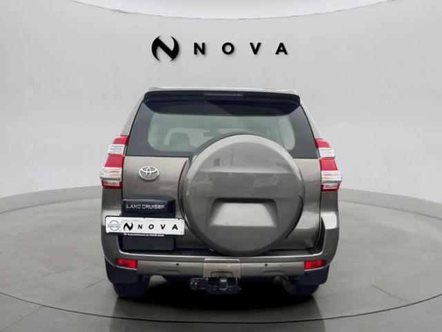 Toyota Land Cruiser image 7