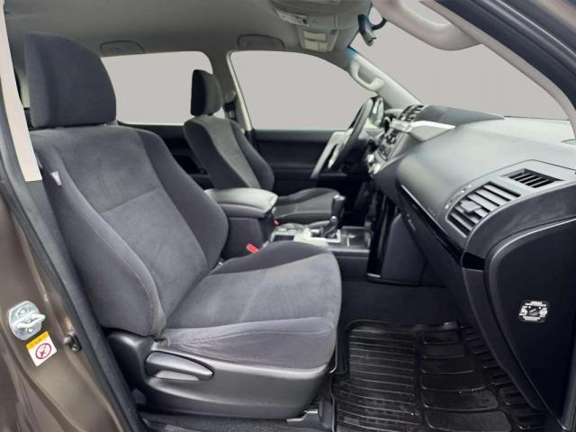 Toyota Land Cruiser image 3