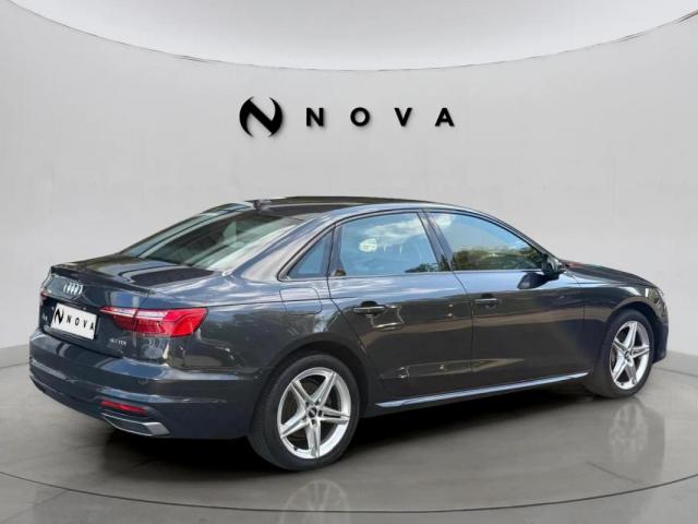 Audi A4 image 8