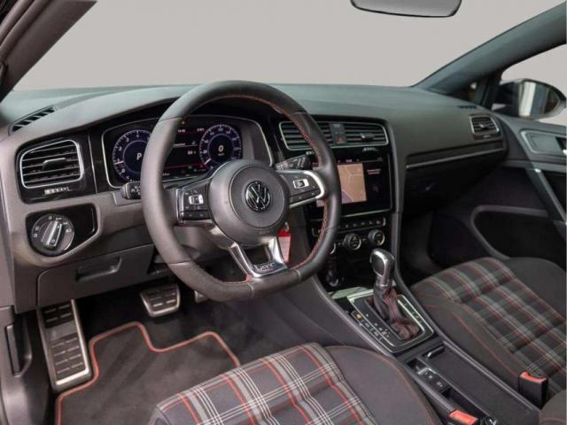 Volkswagen Golf image 8