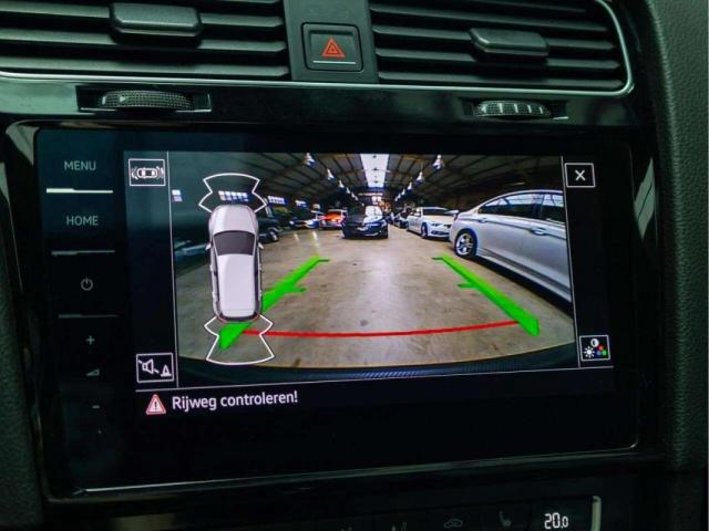 Volkswagen Golf image 5
