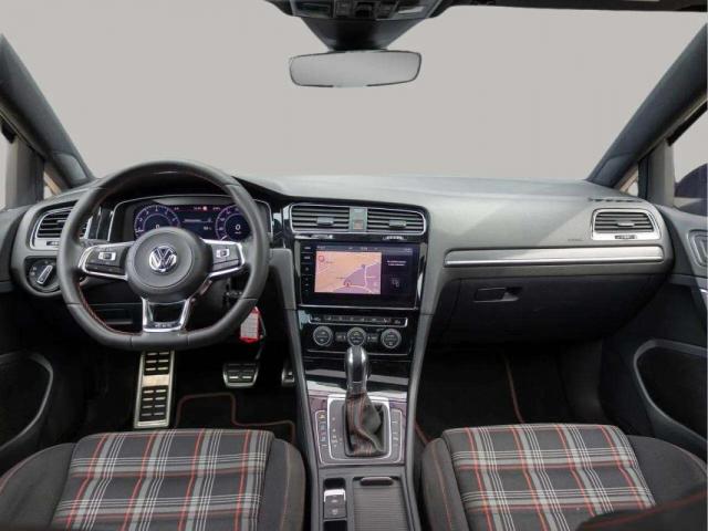 Volkswagen Golf image 1