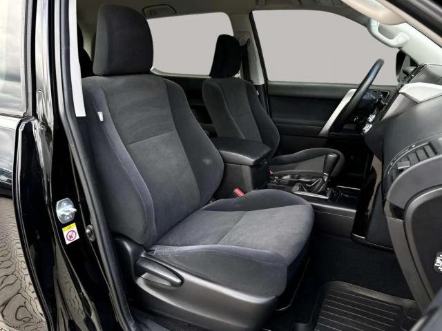 Toyota Land Cruiser image 5