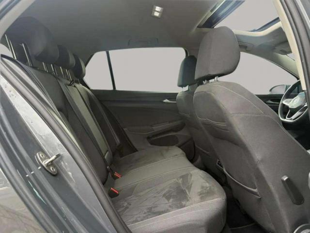 Volkswagen Golf image 8