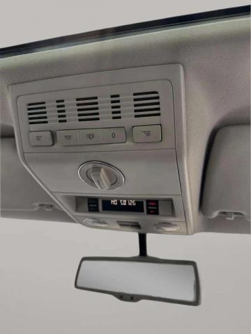 Volkswagen Multivan image 6