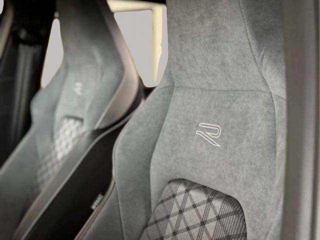 Volkswagen Golf image 4