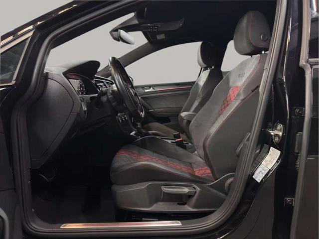 Volkswagen Golf image 8