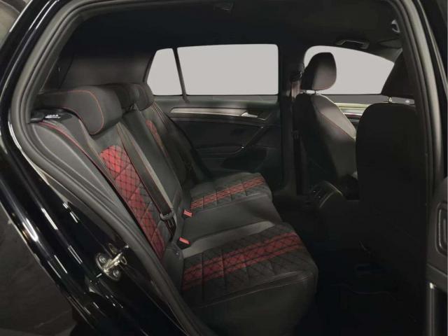 Volkswagen Golf image 9