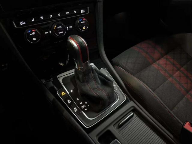 Volkswagen Golf image 2