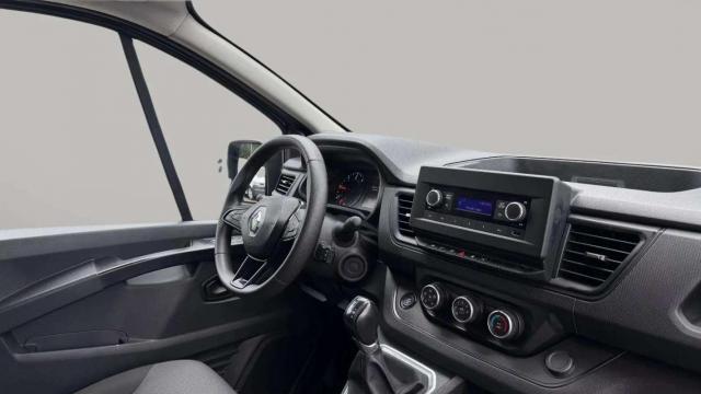 Renault Trafic image 2