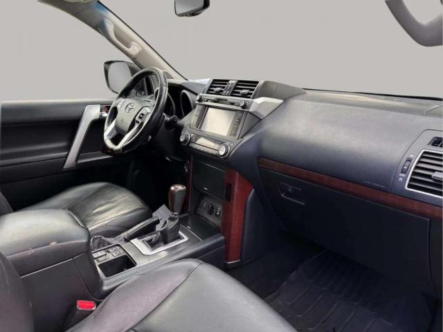 Toyota Land Cruiser image 6
