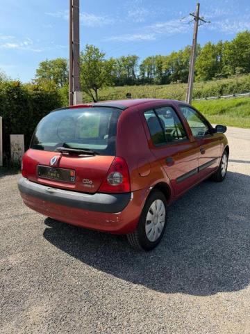 Renault Clio image 2