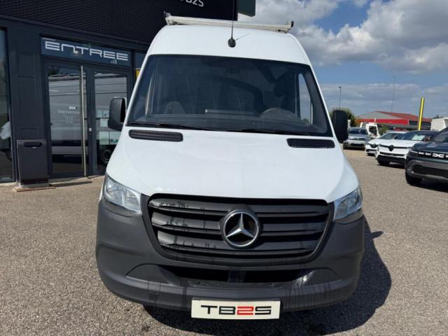 Mercedes Benz Sprinter image 1