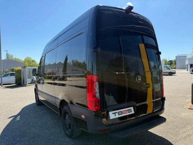 Mercedes Benz Sprinter image 3