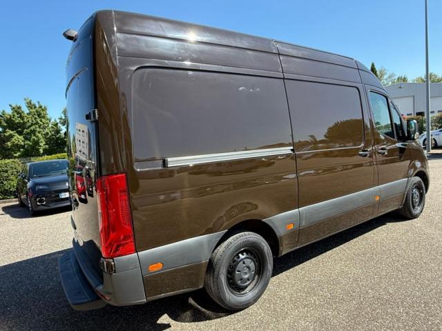 Mercedes Benz Sprinter image 9