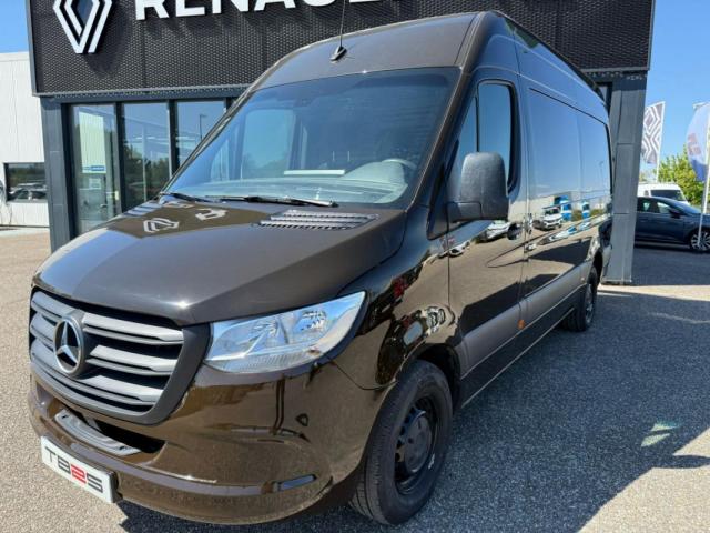 Mercedes Benz Sprinter image 1
