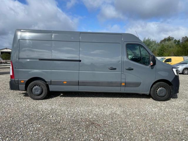 Renault Master image 1