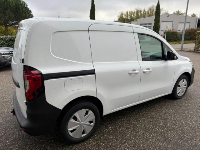 Nissan Townstar image 9