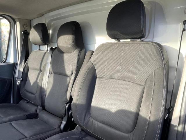 Renault Trafic image 9