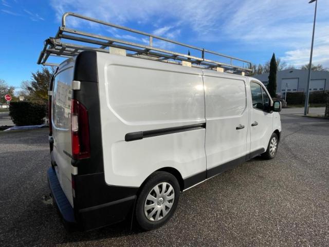 Renault Trafic image 2