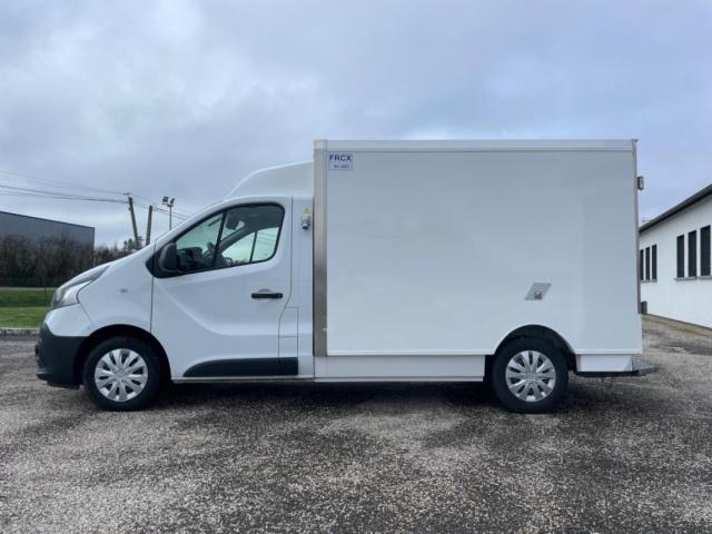 Nissan Nv300 image 4