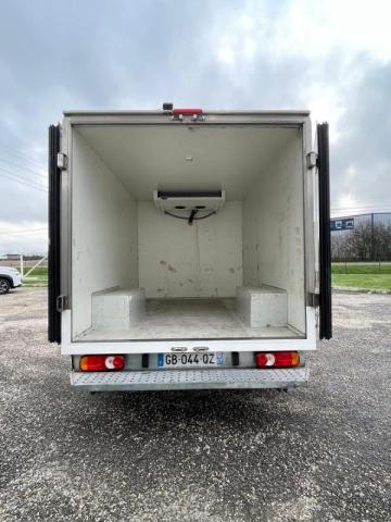 Nissan Nv300 image 3