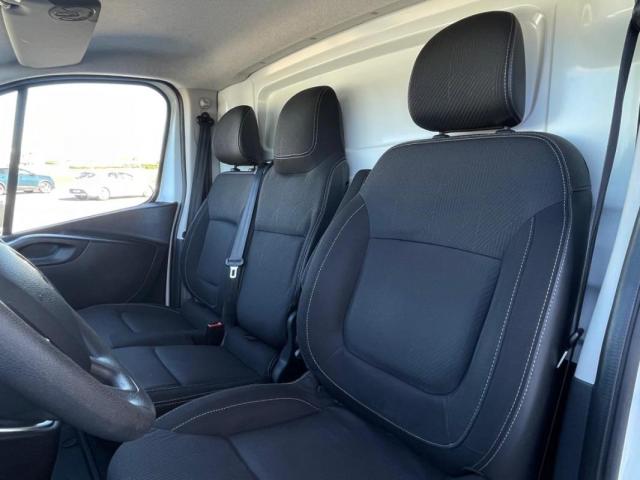 Renault Trafic image 8