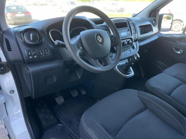Renault Trafic image 2