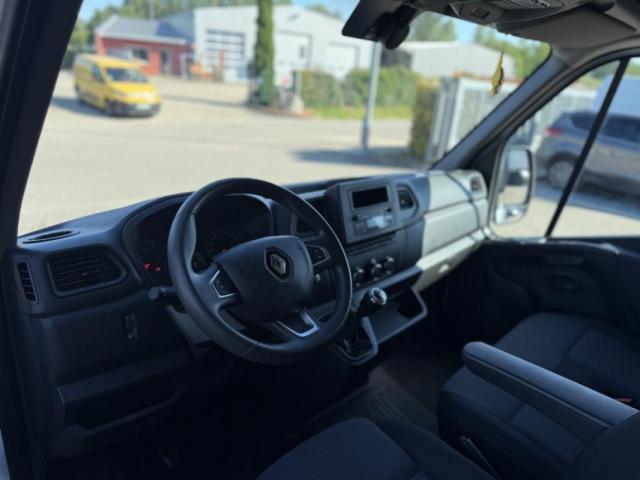 Renault Master image 2